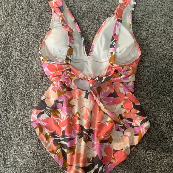 Kona Sol womens one piece floral bathing suit size large - Picture 6 of 6
